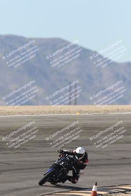 media/Oct-30-2025-Racers Edge (Thu) [[dabbdaf680]]/3-B Group/Session 2 (Bowl Exit)/